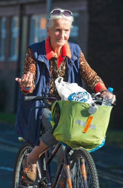 Theresa Doyle in bici