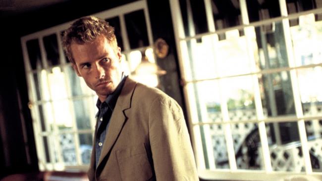Memento, di Christopher Nolan, in una scena con il protagonista Leonard. Guy Pearce in una scena tratta dal film Memento di Christopher Nolan, di cui era protagonista.