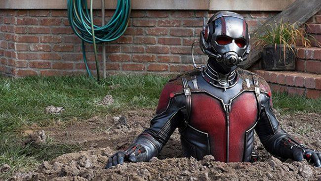 Ant Man esce dal terreno Una foto tratta dal film