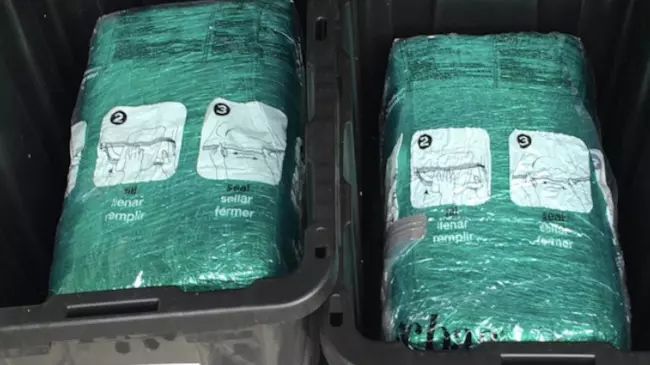 Amazon spedisce per sbaglio 30 chili d'erba a una coppia I 30 chili d'erba trovati dalla coppia