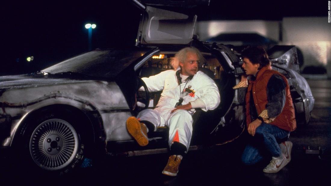 I protagonisti del film e l'auto.