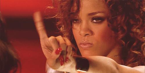 Rihanna non è d'accordo - GIF di reazione ai commenti, le più divertenti da usare su Whatsapp e Facebook