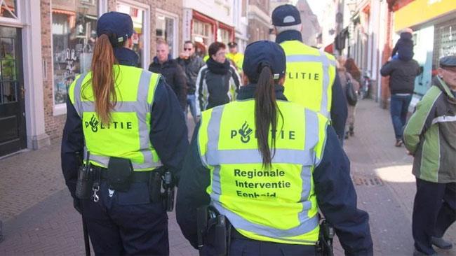 La Fashion Police olandese Un'immagine della Fashion Police olandese