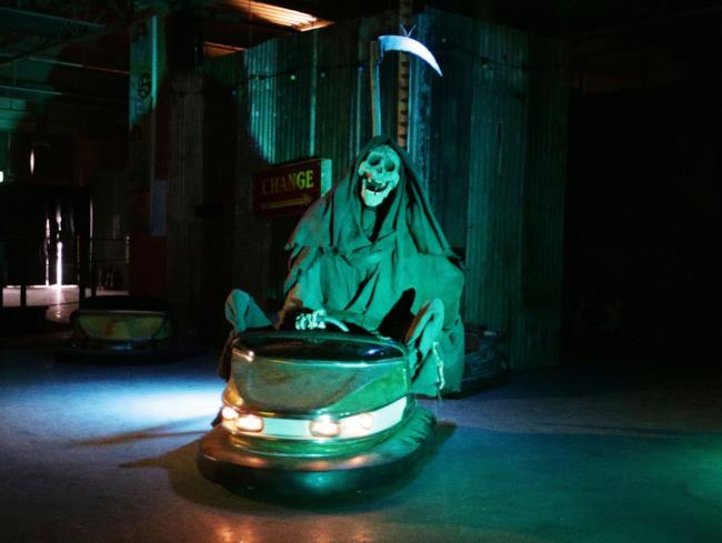 Dismaland, il lugubre parco di Banksy ha la sua versione della Morte
