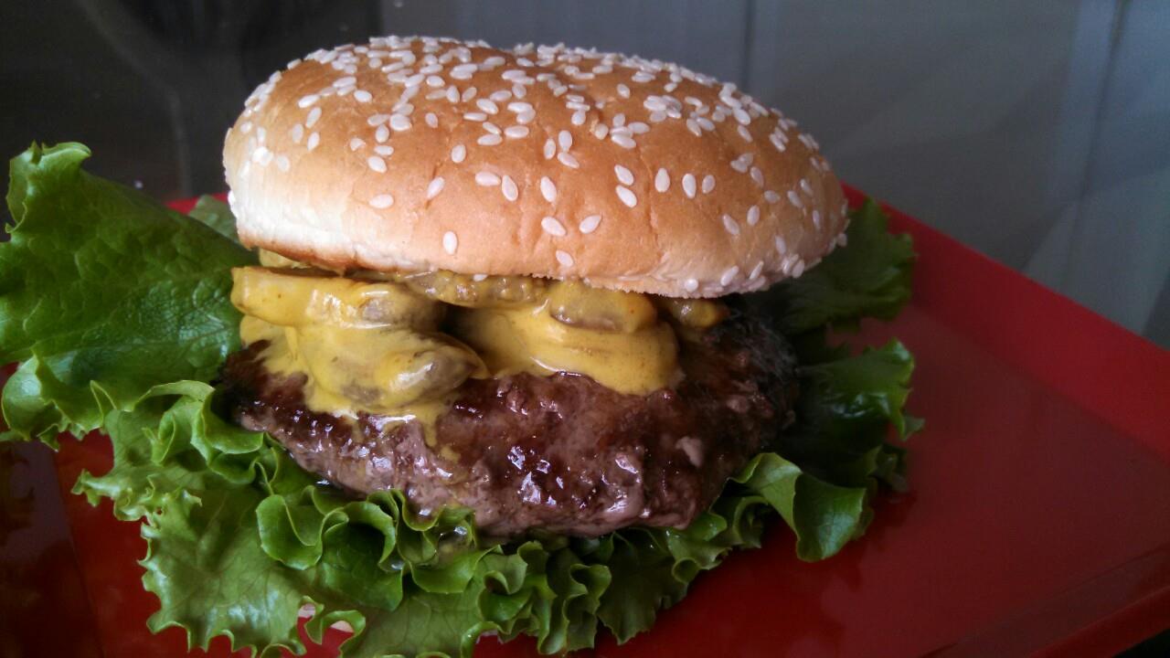 Il Blondes Have More Fun-Gus Burger ispirato alla serie tv Bob's Burger