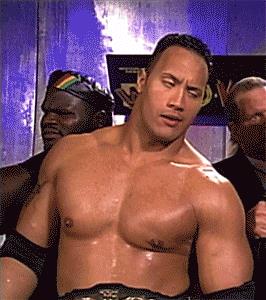 Il wrestler The Rock è annoiato - GIF di reazione ai commenti, le più divertenti da usare su Whatsapp e Facebook