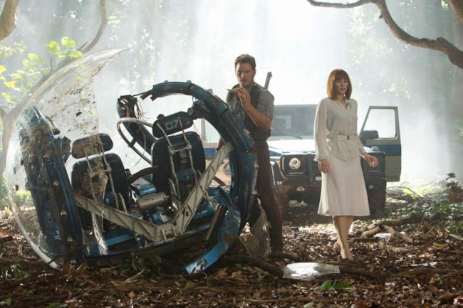 Owen Grady e Claire Dearing in una foto promozionale di Jurassic World