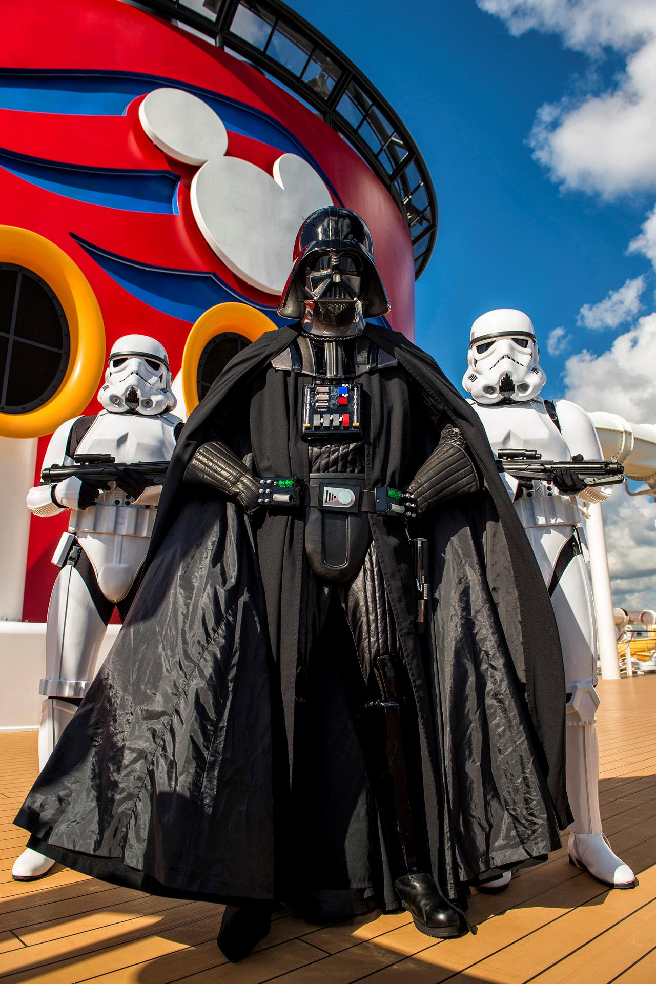 Darth Vader in un'immagine promozionale per le crociere Disney a tema Star Wars