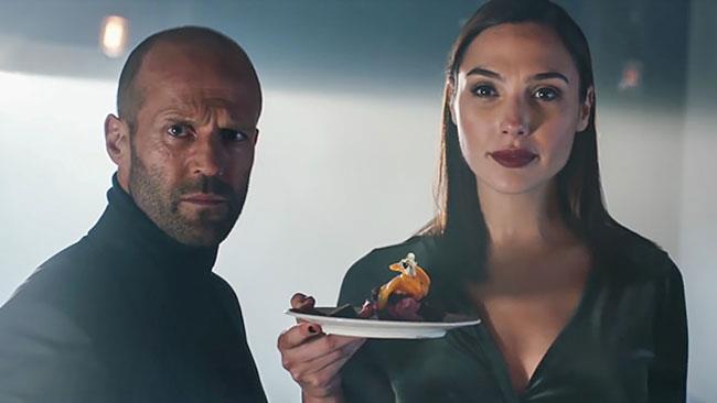 Jason Statham nello spot di Wix.com Espressione meravigliata di Jason Statham nello spot Wix.com