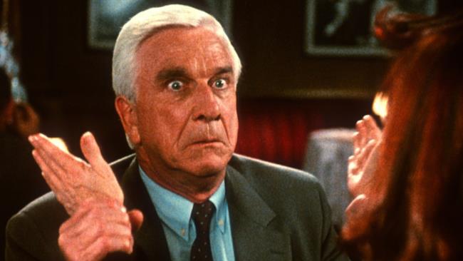 Il reboot di Una Pallottola Spuntata sarà una parodia diversa dall'originale Leslie Nielsen in Una Pallottola Spuntata