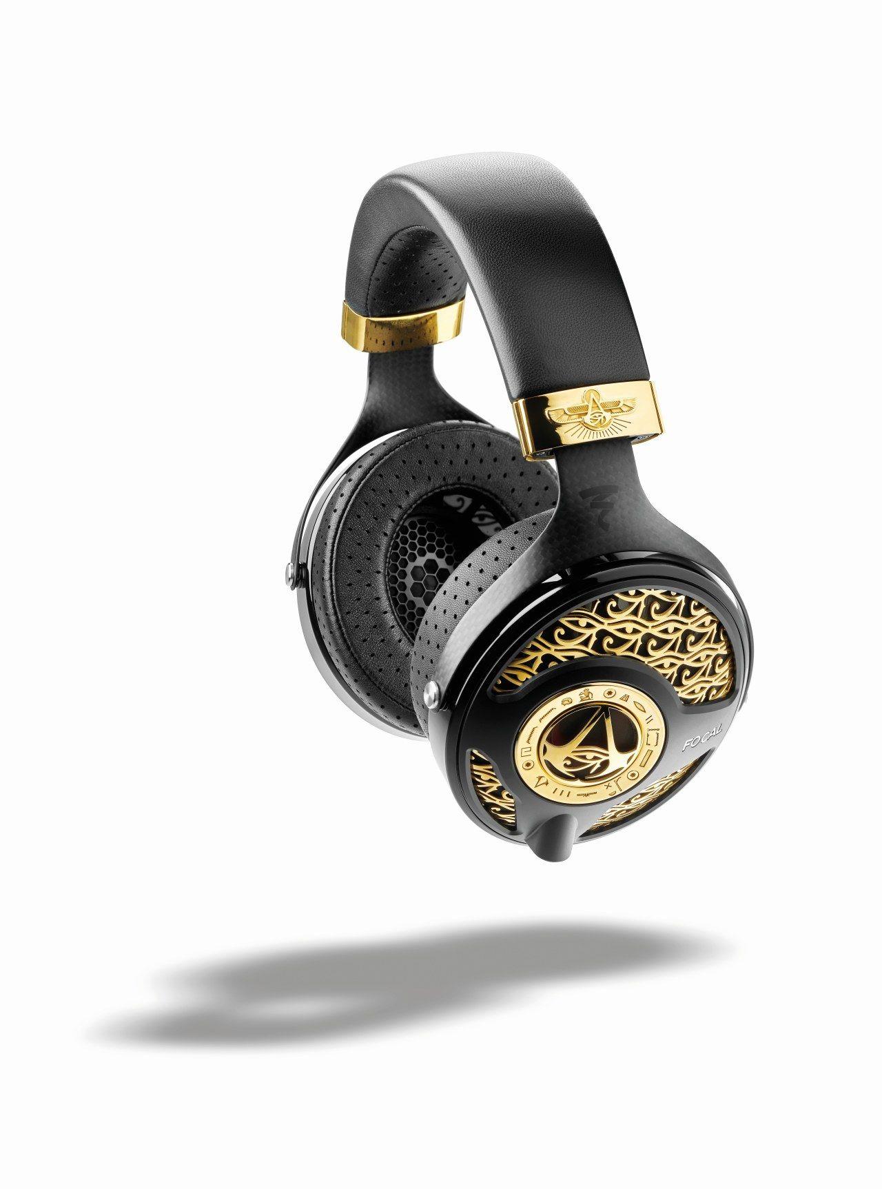 Le cuffie di Assassin's Creed in oro