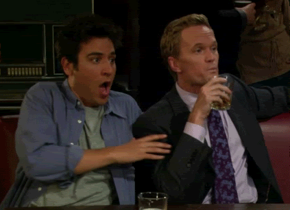 Gif di stupore con sputo di vino annesso