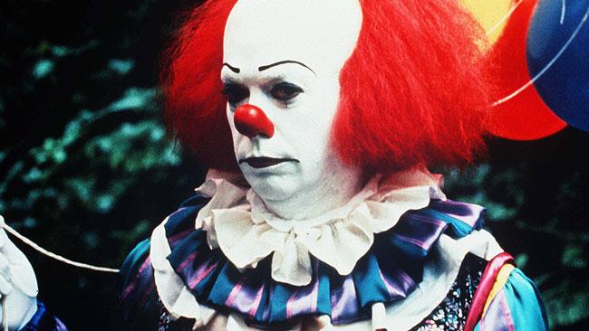 Cary Fukunaga abbandona il remake di IT per divergenze con New Line Pennywise è stato abbandonato da Cary Fukunaga