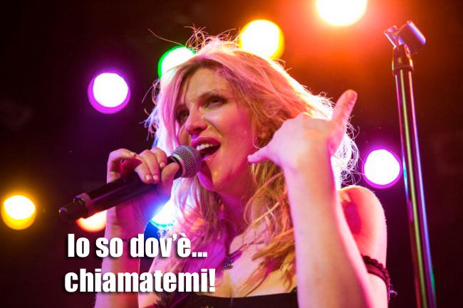 Courtney Love pensa di sapere dov'è finito l'aereo malese scomparso Courtney Love canta live