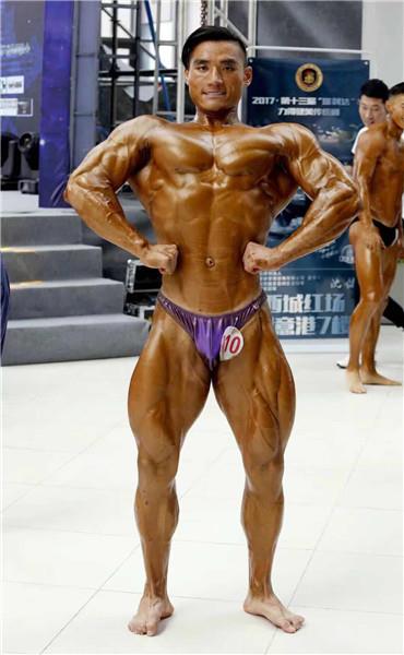 Zhang Shuai è campione regionale di body building