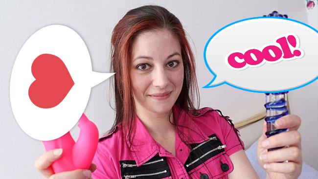 Aperte le selezioni per un lavoro di tester di sex toys Una delle tester di sex toys