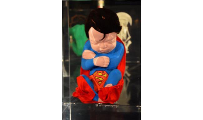 Superman in versione feto