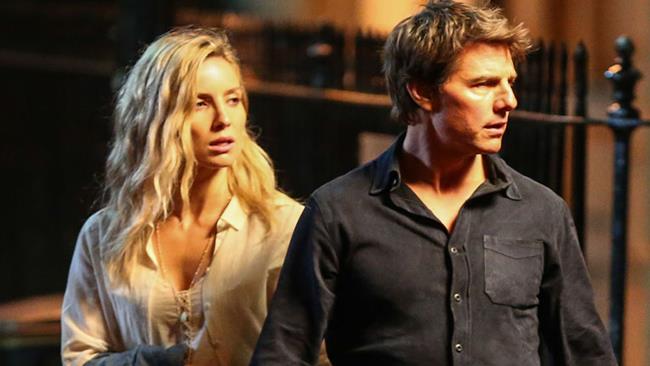 Tom Cruise e Annabelle Wallis sul set