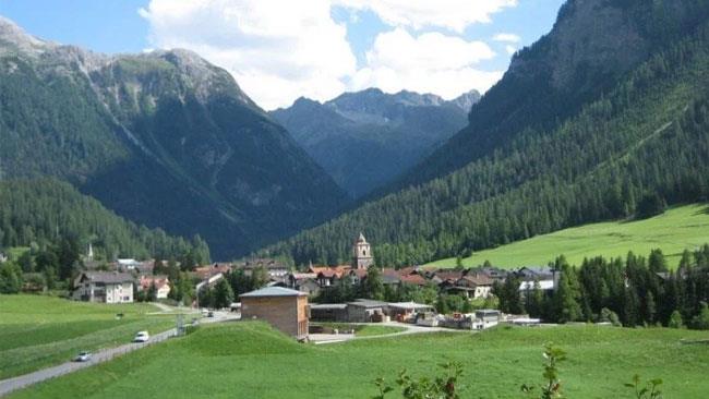 Il villaggio di Bergün, in Svizzera Una foto del villaggio svizzero di Bergün