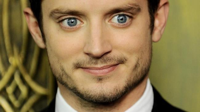 Elijah Wood entra nel cast della serie TV targata BBC Elijah Wood torna in TV con la serie Dirk Gently