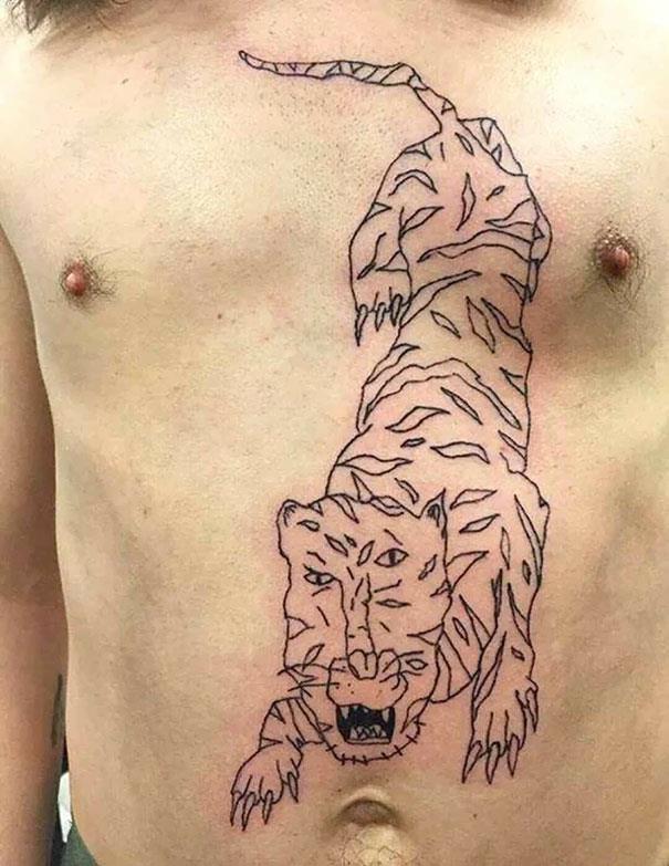 Una tigre realizzata malissimo - I peggiori tatuaggi mai realizzati