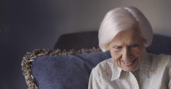 la signora Evelyn di 97 anni fa la tassista per i suoi vicini di casa La signora Evelyn di 97 anni