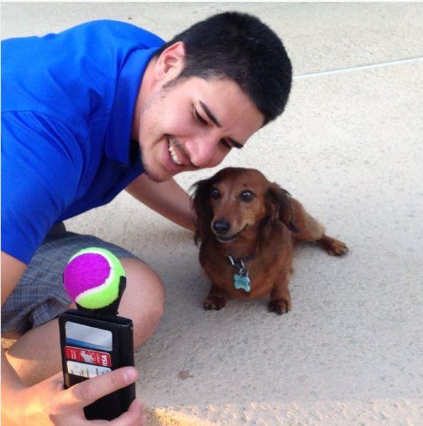 Il selfie con il tuo cane è più disagiato grazie al Pooch selfie!
