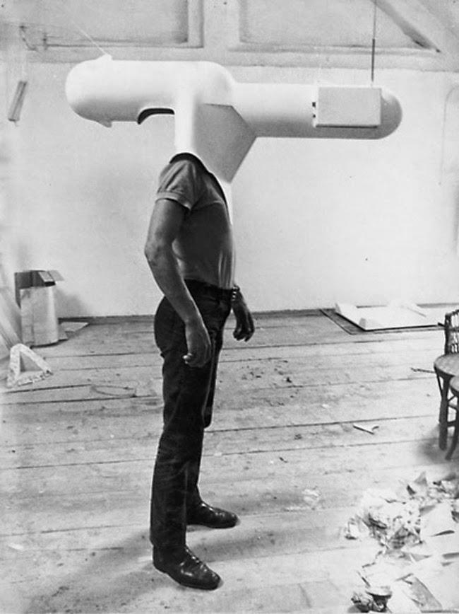 Immagine che raffigura il prototipo di una TV portatile