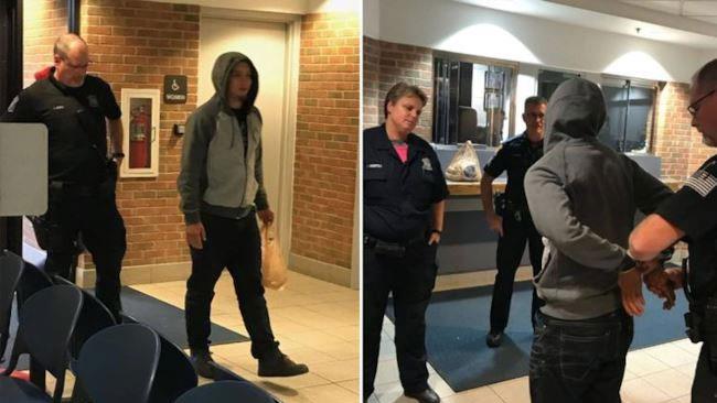 Ricercato perde scommessa su Facebook con la polizia e si consegna Il ricercato mentre si consegna alla polizia