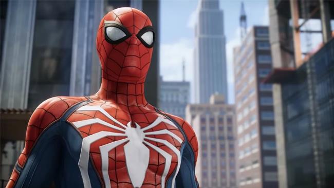 Spider-Man per PlayStation 4 svetta su Manhattan Uno scatto ravvicinato a Spider-Man su PlayStation 4
