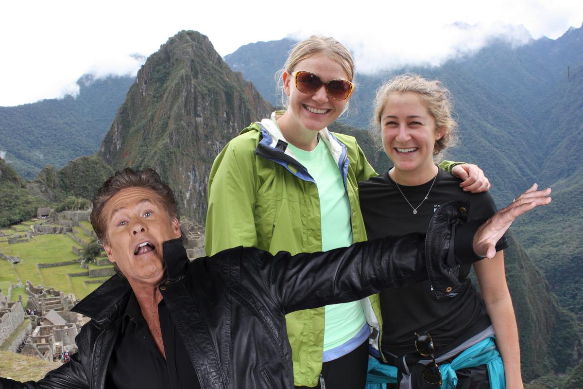 David Hasselhoff con lo sfondo di Machu Picchu