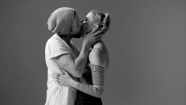 Copertina del video First Kiss