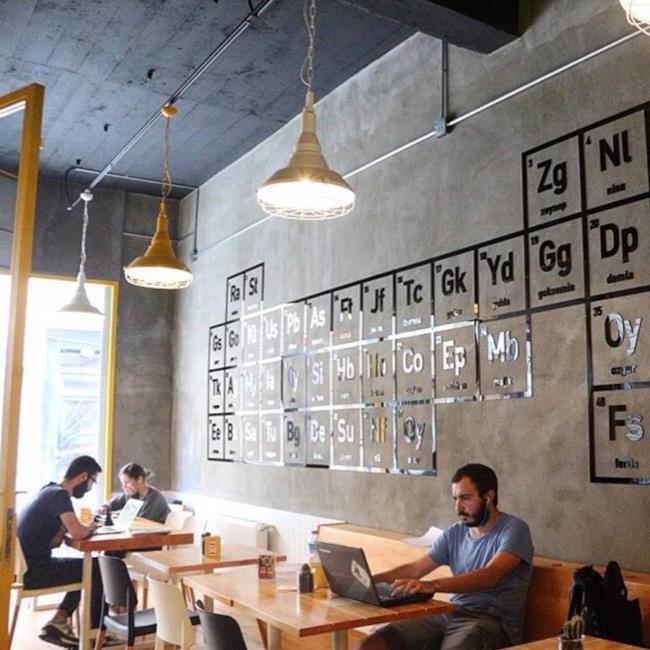 L'interno del Coffee Shop a tema Breaking Bad