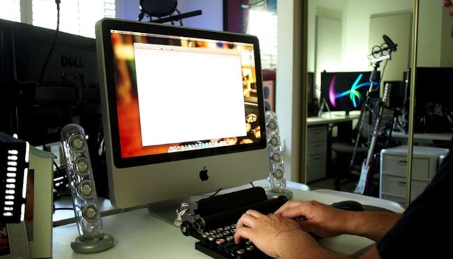 Macchina da scrivere USB con iMac