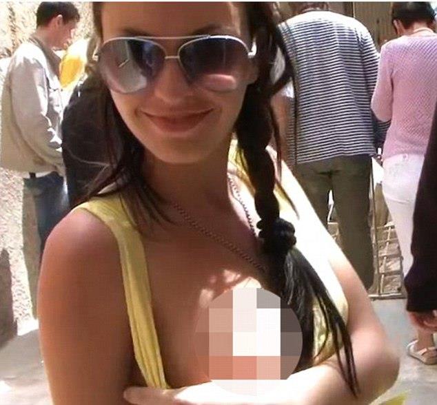 L'attrice che ha girato un porno tra le Piramidi di Giza