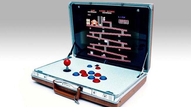 Una valigetta trasformata Donkey Kong