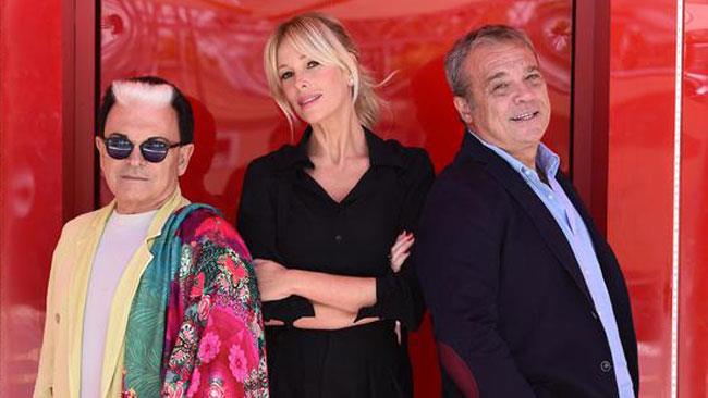 Il Grande Fratello 2015 è pronto a partire con l'edizione 14 I conduttori del Grande Fratello 2015