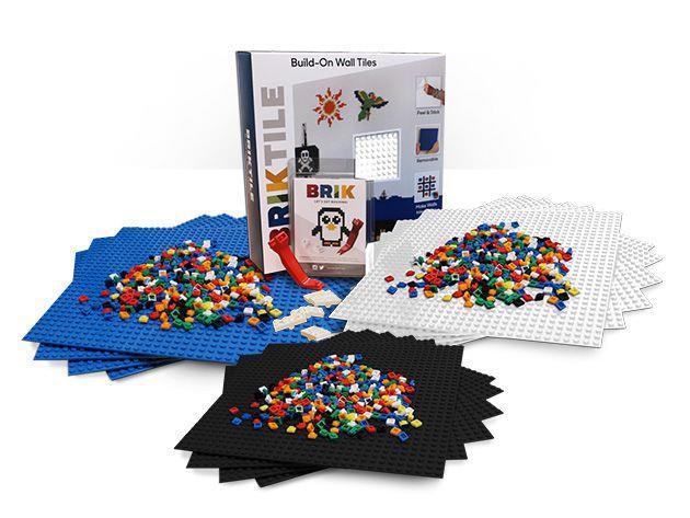 La scatola di gioco Brik, con una base da appendere al muro e tani mattoncini per costruire delle vere e proprie opere d'arte.