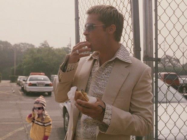 Meme di Carter che mangia la banana e Brad Pitt