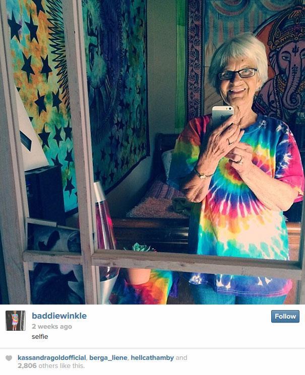 la nonna di Instagram si spara selfie