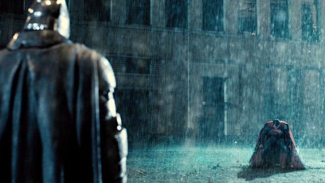 Leggi la sinossi ufficiale di Batman v Superman: Dawn of Justice Batman e Superman sono pronti allo scontro