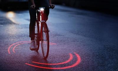 Ecco Bikesphere in funzione, il primo dispositivo di sicurezza per ciclisti
