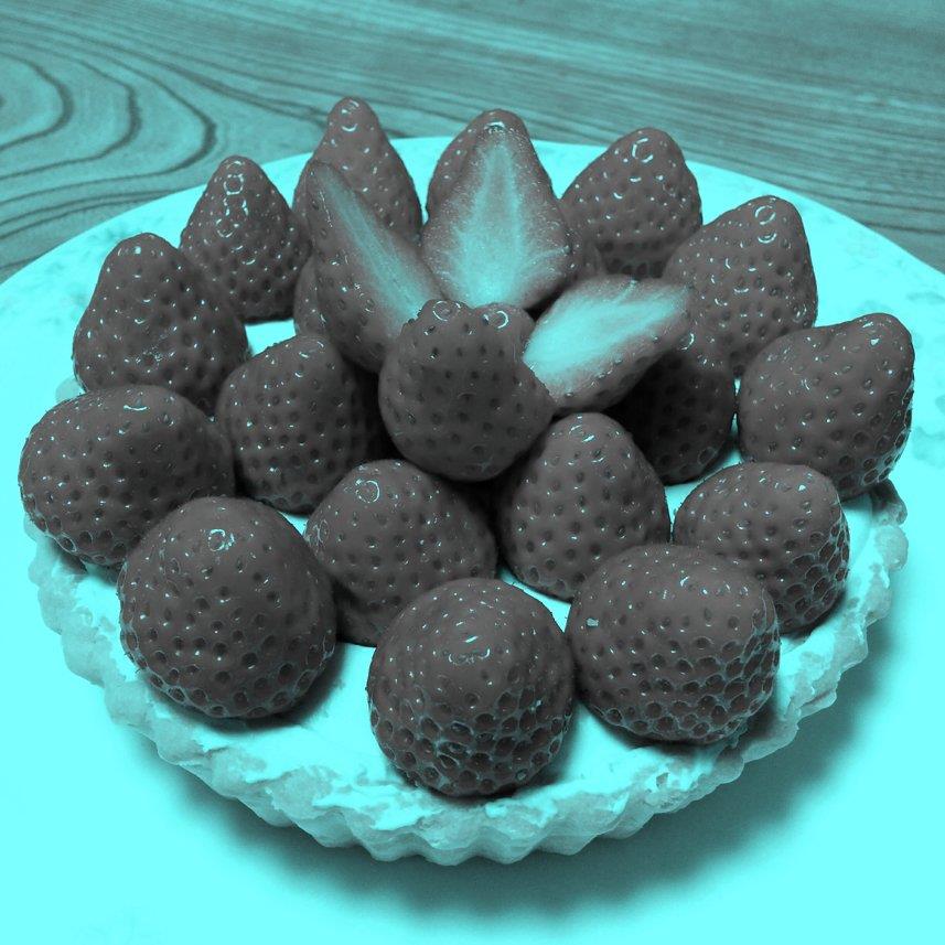 le fragole sembrano rosse ma non lo sono
