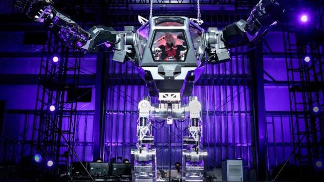 I robot più assurdi del 2017 Un mech alto 4 metri guidato da Jeff Bezos