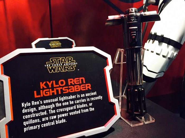 Ecco i dettagli sulla spada laser a croce di Star Wars 7
