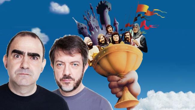 In Italia Spamalot avrà Rocco Tanica ai testi e Elio come protagonista Elio, Rocco Tanica e la locandina del film Monty Python e il Sacro Graall