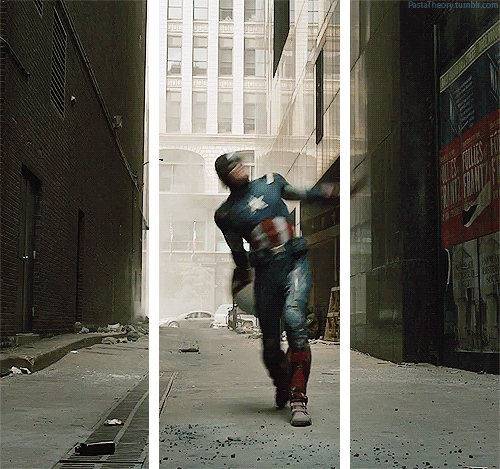Capitan America lancia il suo scudo