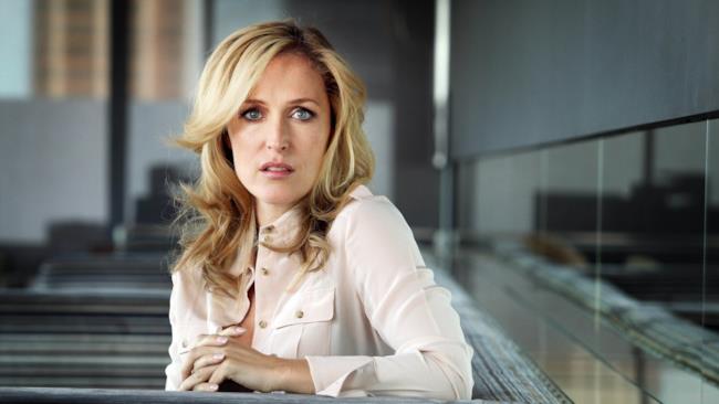 L'attrice Gillian Anderson in un'intervista dichiara con quali alieni andrebbe a letto, quali sposerebbe e quali ucciderebbe Gillian Anderson torna nel ruolo di Dana Scully e rivela i suoi gusti in fatto di alieni