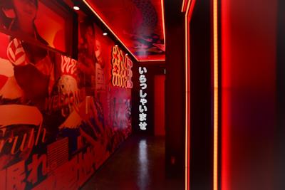Ecco l'interno del primo bar giapponese a tema Playboy