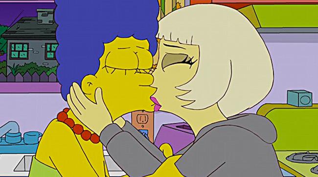 Bacio gay fra due donne Bacio omosessuale nei Simpson